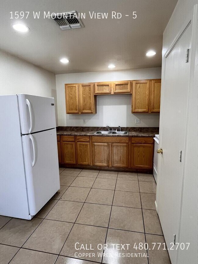 Foto del edificio - 1597 W Mountain View Rd