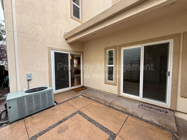 Foto del edificio - 2527 N Village Dr