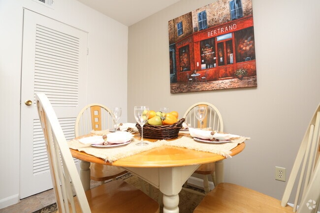 2BR, 1BA - 944 SF - Dining Area - Eleven Oaks Apartments