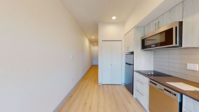 Interior Photo - Summerstone