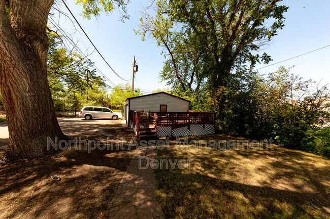 Building Photo - 1713 18th Ave