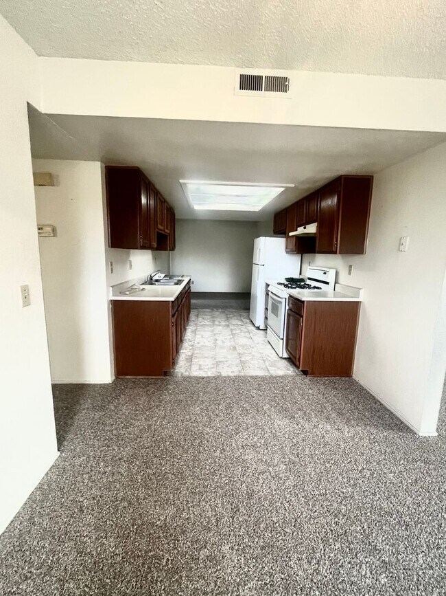 Building Photo - 55+ Senior Living in Beautiful Sierra Boni...