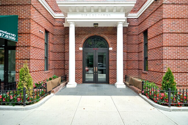3561 84th St, Jackson Heights, NY 11372 - 3561 84th St