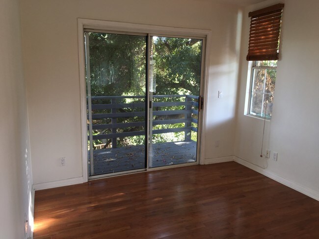 Foto del edificio - 16806 Mooncrest Dr