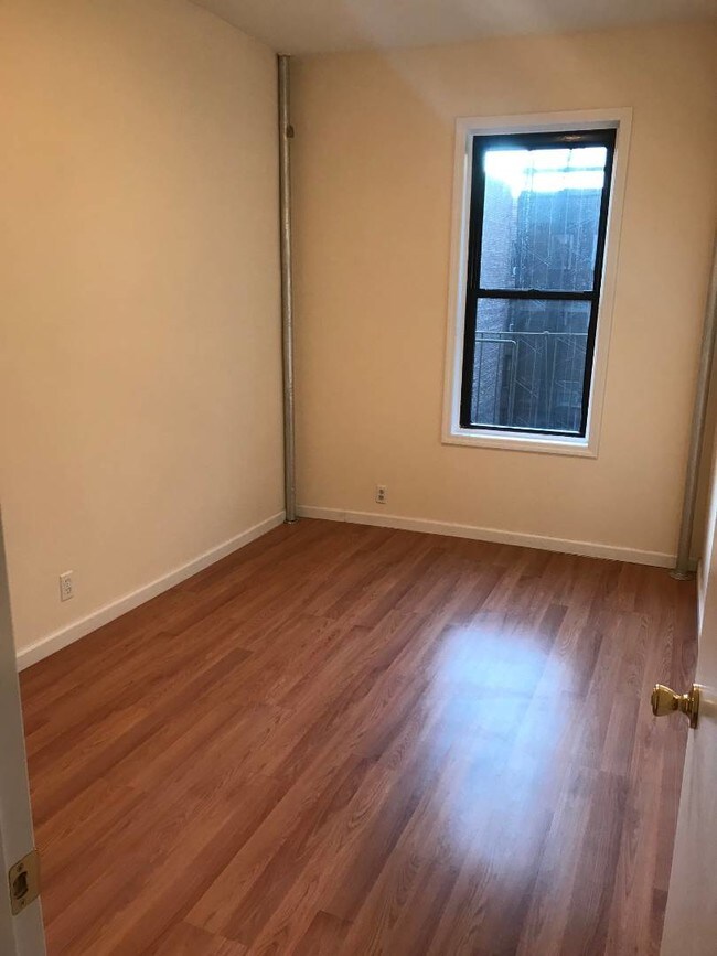 Foto del edificio - 1533 St Nicholas Ave