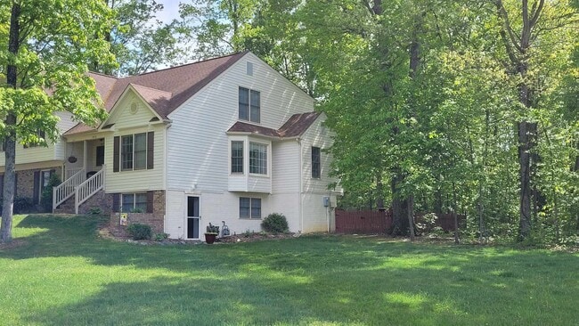 Building Photo - Welcome home!  Sought after Troon Section ...