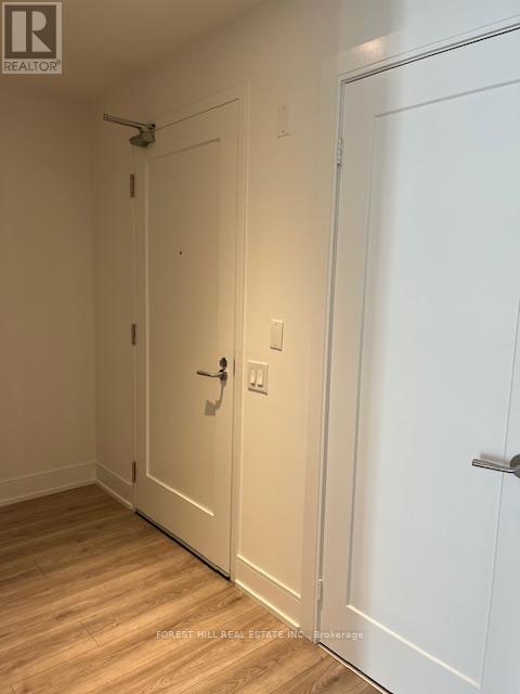 Photo du bâtiment - 310 Tweedsmuir Ave