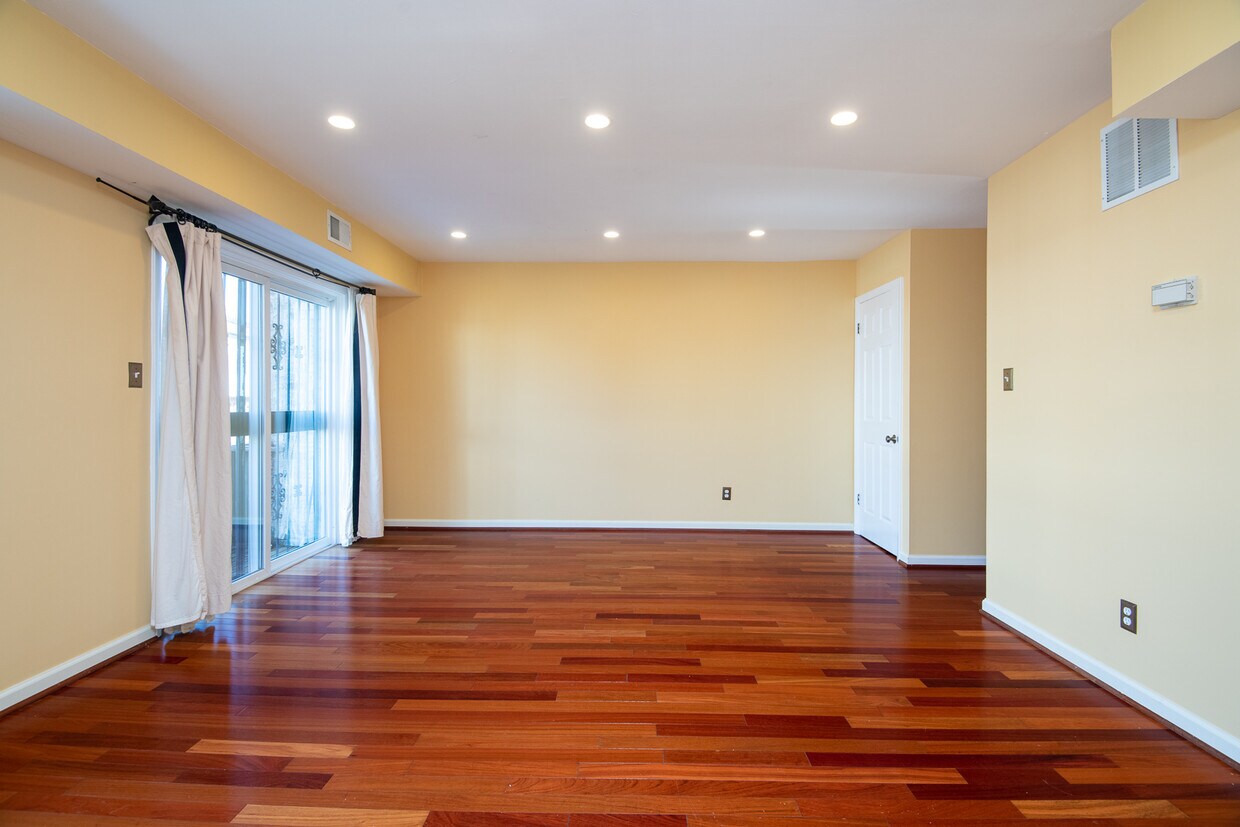 Foto principal - 813 Floral Pl NW