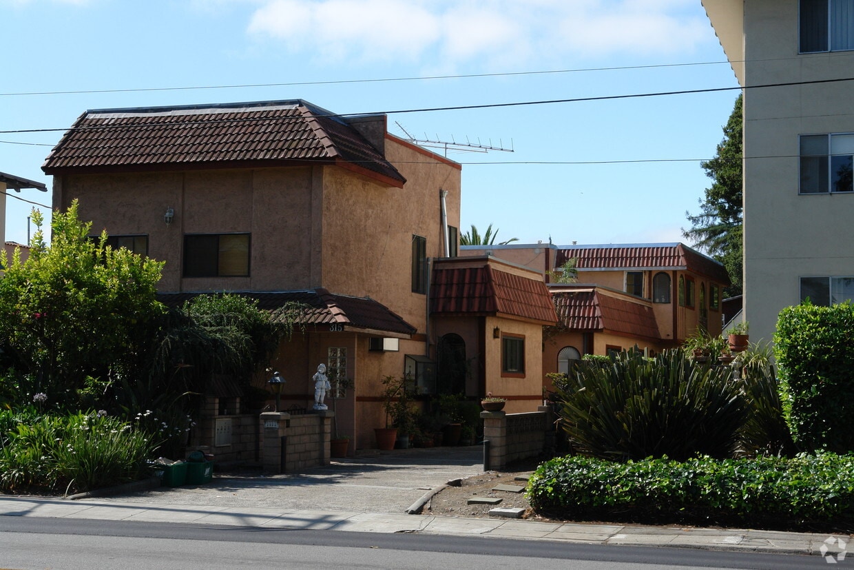 Building Photo - 315 El Camino Real