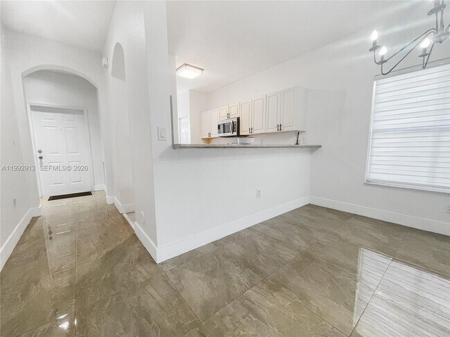 Foto del edificio - 4921 SW 140th Terrace