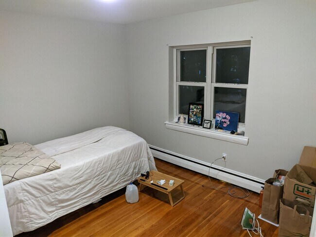 Foto del edificio - *AVAILABLE NOW* 2-Bed 1-Bath with Great Lo...
