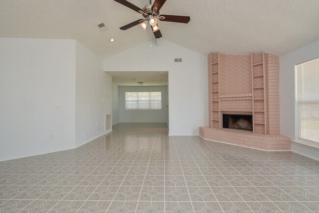 Building Photo - 15702 Timber Rock Dr
