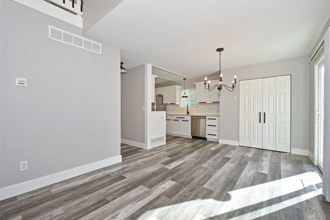 Foto del edificio - BEAUTIFUL REMODELED home in Chaparral Ridge!