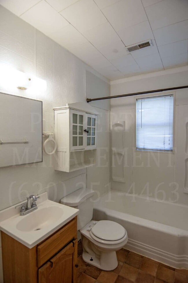 Building Photo - 2-Bed 1- Bath