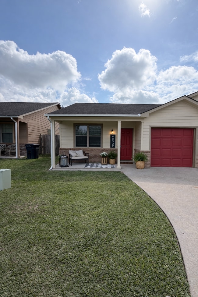 Building Photo - 21387 W Wallis Dr