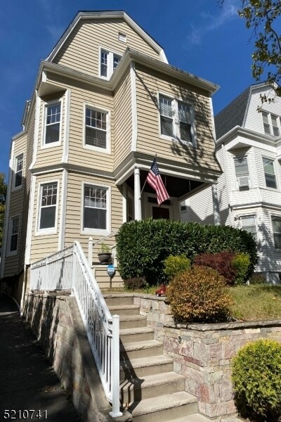 Primary Photo - 206 Hillside Ave