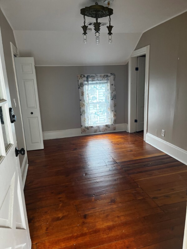 Building Photo - 1832 W 48th St