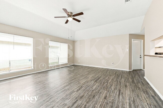 Foto del edificio - 21714 Nickerton Ln