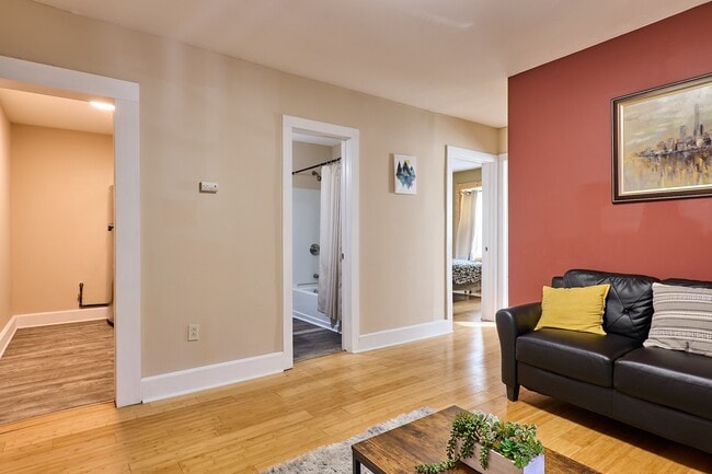 Building Photo - 198 Court St