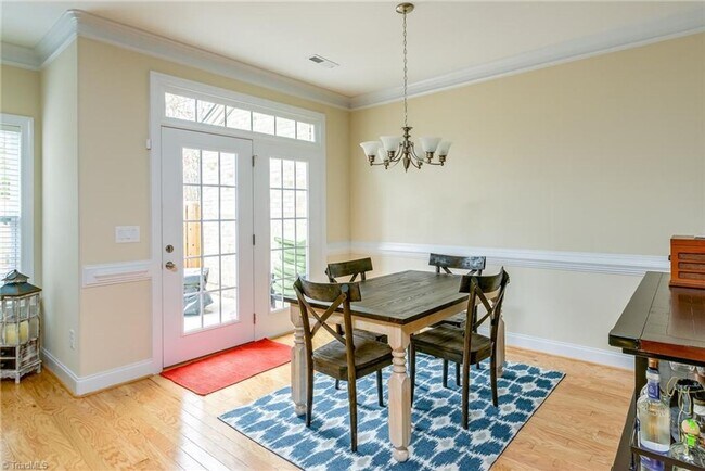 Foto del edificio - 1135 Heritage Path Ln