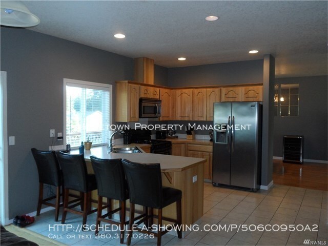 Building Photo - 7205 33rd Ave NE