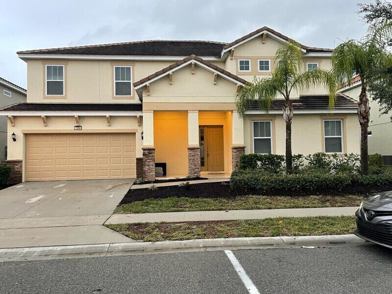 Foto principal - 7004 Oakwood St