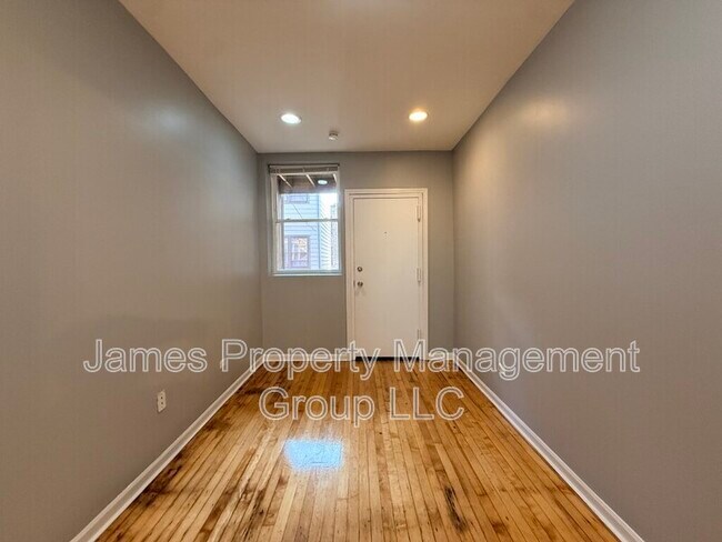 Foto del edificio - 5205 S Drexel Ave