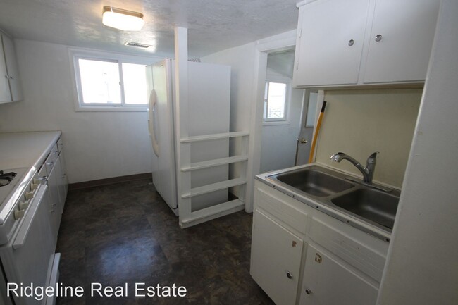 Building Photo - 2 br, 1 bath House - 1201 4th Ave NW