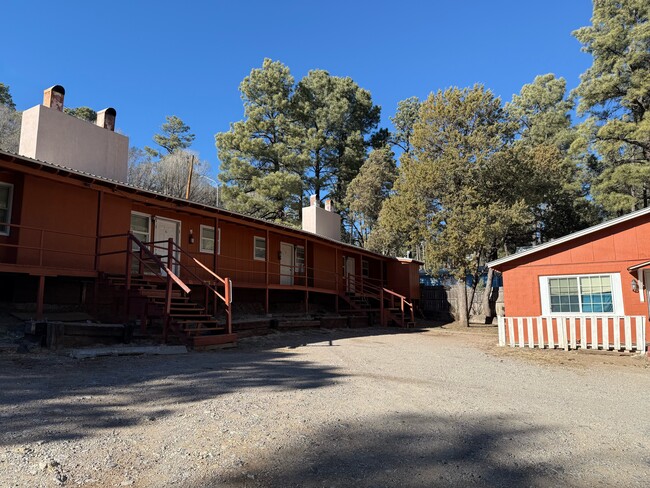 Units 5-8 - Woodlands Cabins