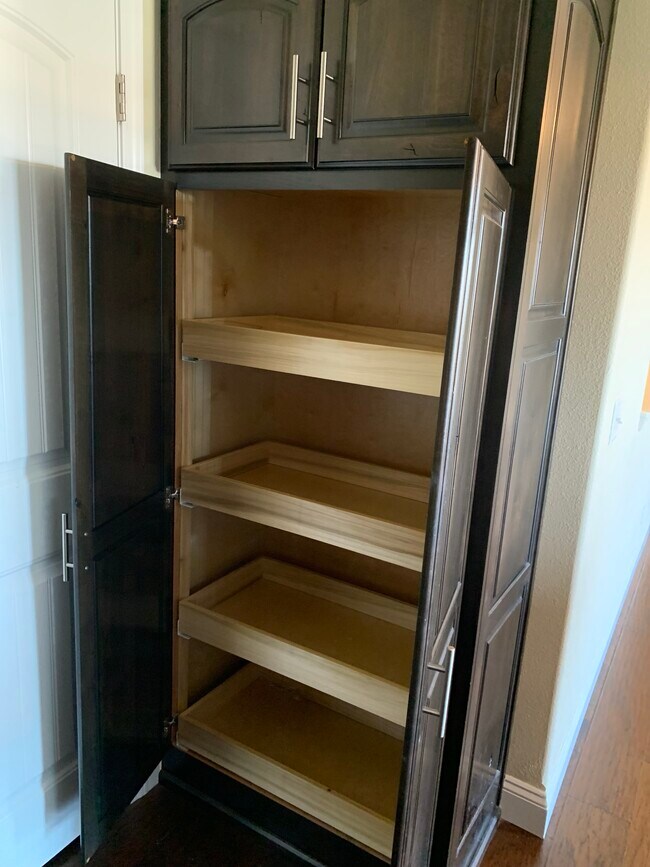 Foto del edificio - 817 E Crystal Ave