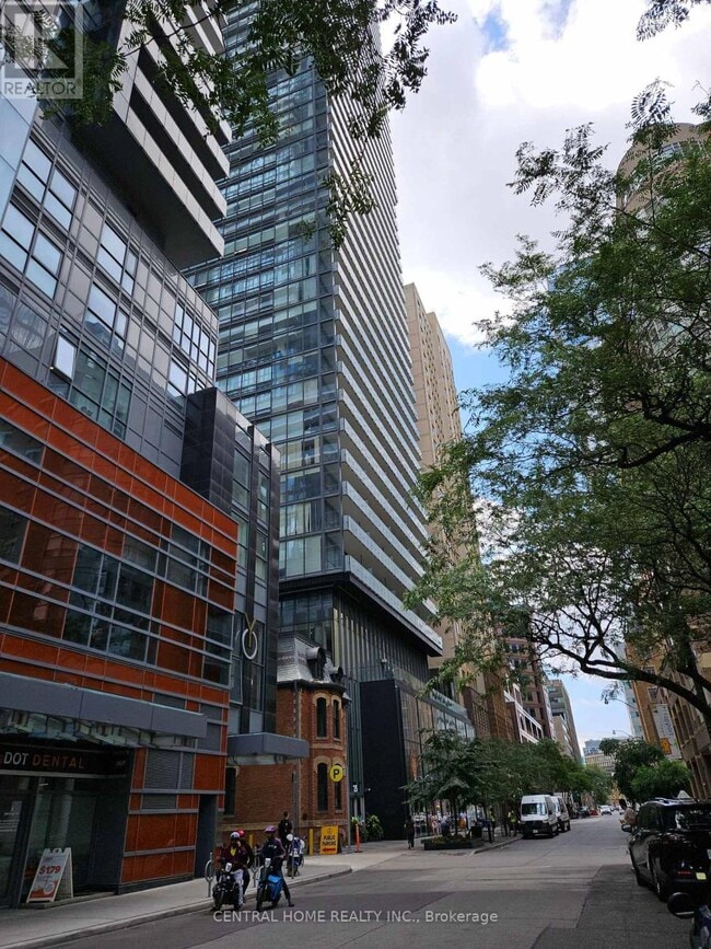 Building Photo - 15-2615 Grenville St