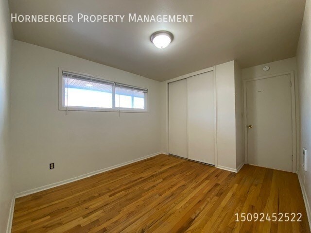 Foto del edificio - 726 W Maxwell Ave