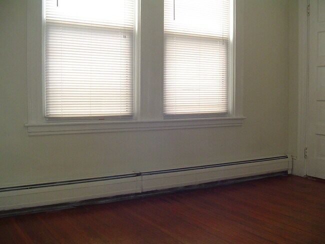 Building Photo - 81 Bellingham St