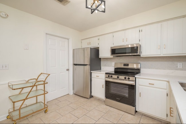 Building Photo - 316 Critz St