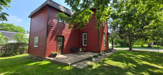 Building Photo - 1523 Graham Rd