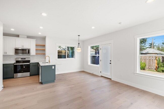 Building Photo - 1323 NE 77th Ave