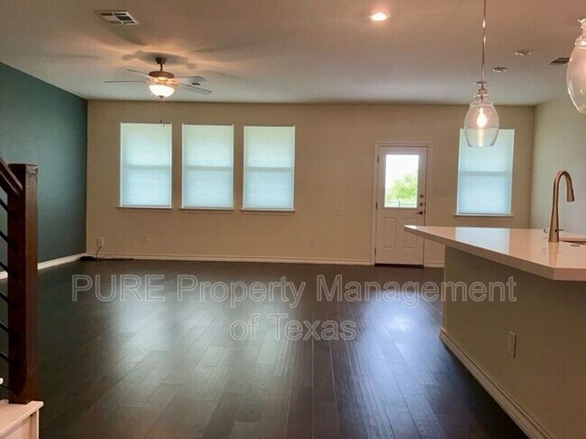 Building Photo - 1005 Gurley Cv