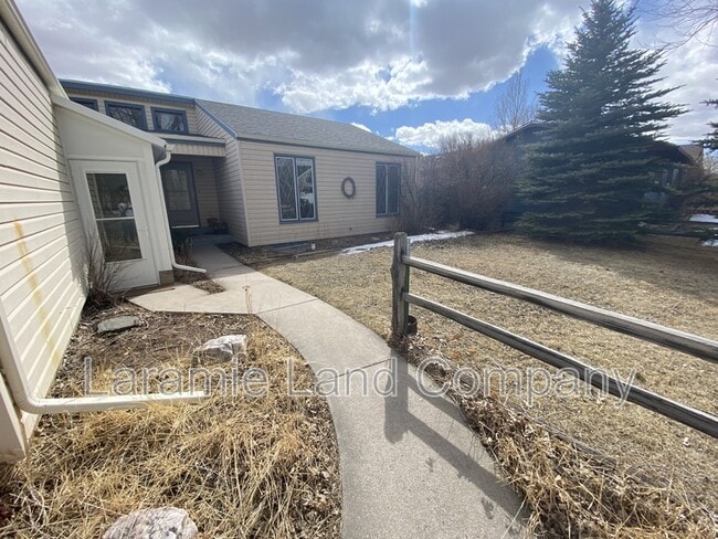 Foto del edificio - 2664 W Jefferson St