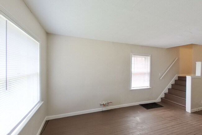 Foto del edificio - 1013-1015 E 19th Ave