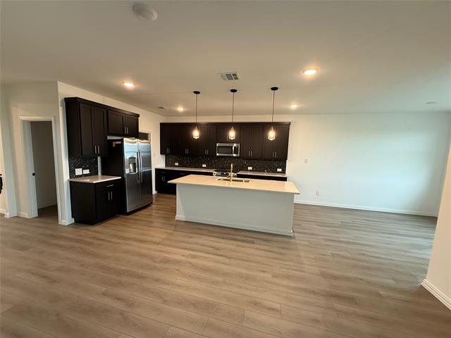 Foto del edificio - 749 Waterhouse Lk Dr