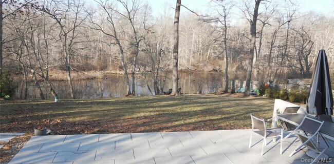 Foto del edificio - 371 S River Rd