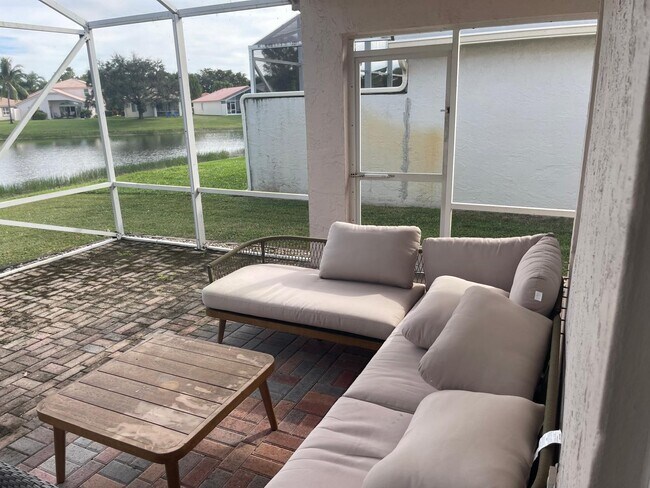 Foto del edificio - 4178 Bluff Harbor Way