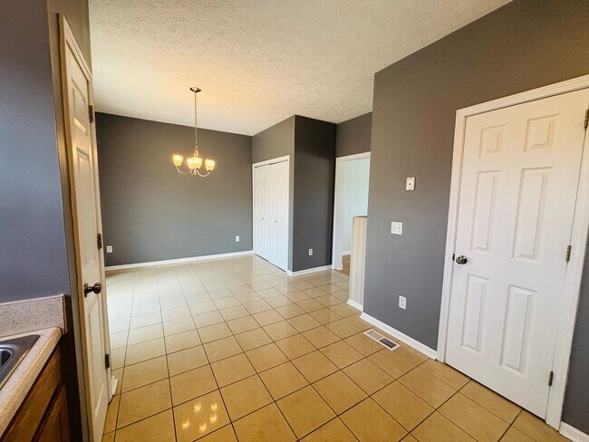 Foto del edificio - 1626 Providence Blvd NW