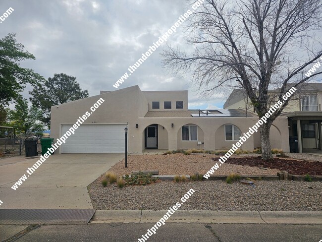 Foto del edificio - Great 3 bedroom with an office