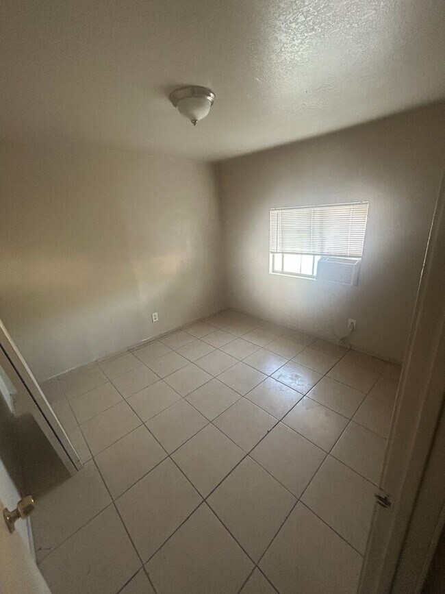 Foto del edificio - Cozy Apartment in Arvin Awaits Your Arriva...