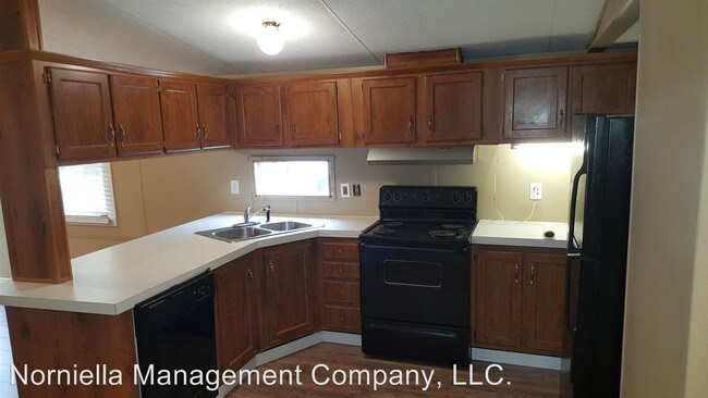 Foto del edificio - 828 Oak Ridge Rd