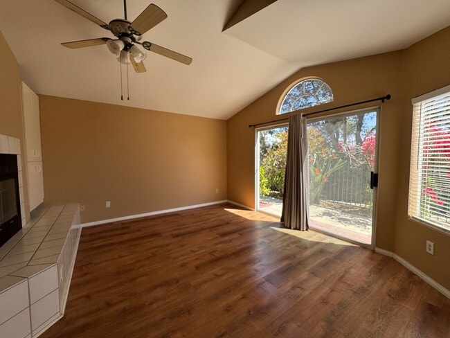 Building Photo - Open House Saturday 5/3 from 10 to 2pm-Bea...
