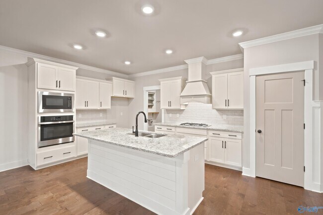Building Photo - 436 Ripple Lk Dr SW
