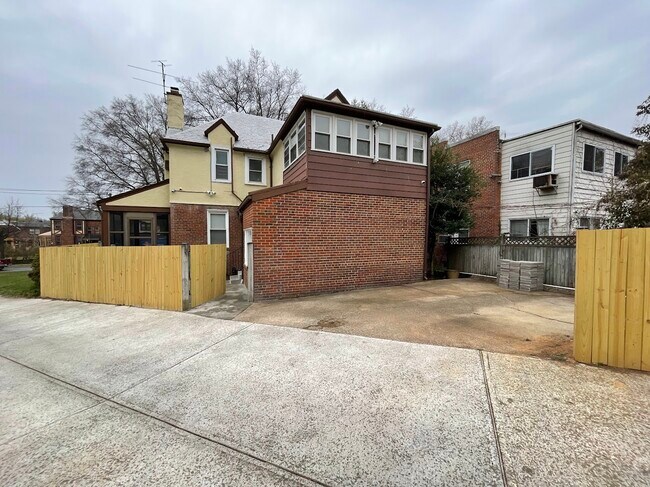 Building Photo - 4519 South Dakota Ave NE