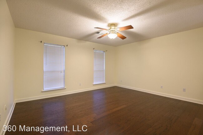 Building Photo - 3 br, 2 bath House - 220 Ridgewood Court